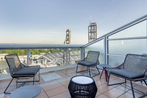 Omni Hotel at the Battery Atlantaにあるバルコニーまたはテラス