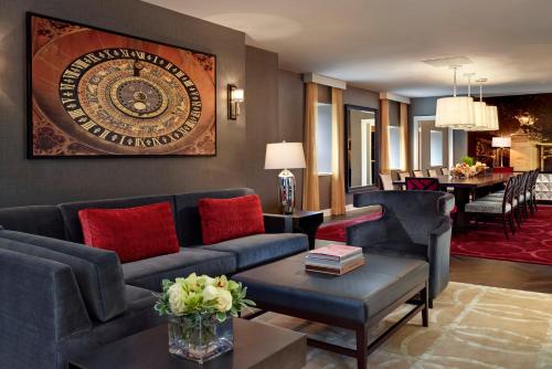 The Omni King Edward Hotel Image