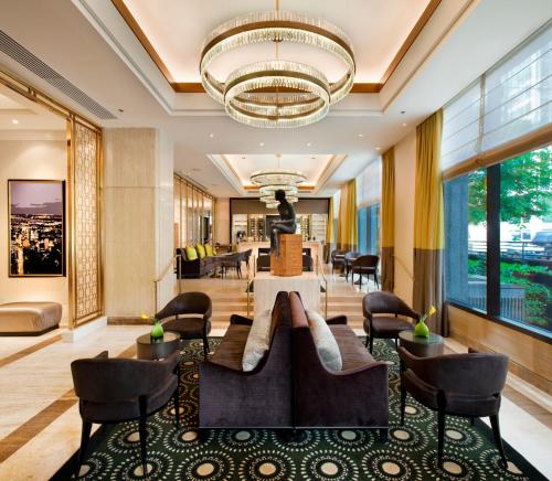 Omni Mont-Royal Hotel Image
