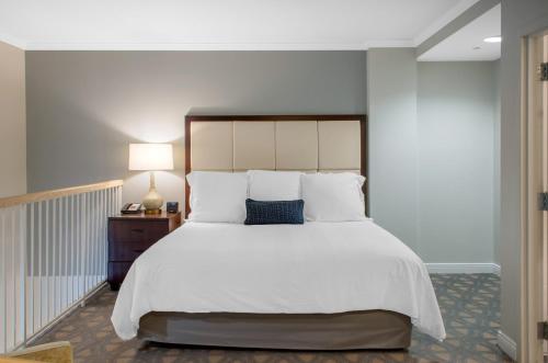 Omni Riverfront New Orleans Image