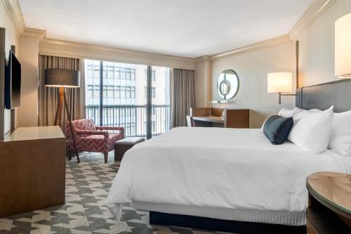Ένα ή περισσότερα κρεβάτια σε δωμάτιο στο Omni Atlanta Hotel at Centennial Park