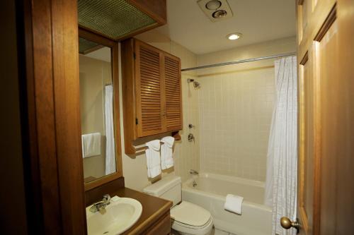 A bathroom at The Townhomes at Bretton Woods