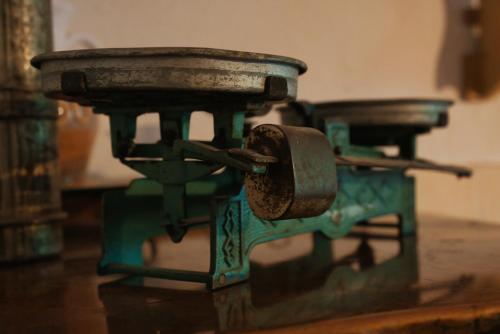 a close up of a sewing machine with a lock at Chalupa u Janov in Mýto pod Ďumbierom