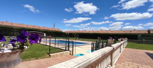 Bazén v ubytování ARVA Santiago León nebo v jeho okolí