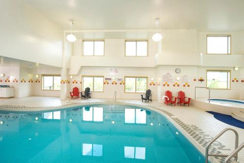 Gold Eagle Lodge – Photos 2