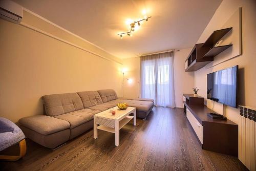 Big cozy (75m²) apartment near the beach/center