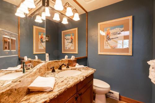 Ένα μπάνιο στο Strawberry Park True Ski In Ski Out by Vail Realty