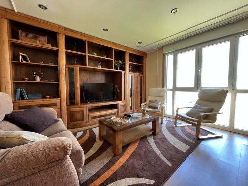 Photo de la galerie de l'établissement Apartamento Arao Malpica con vistas al mar, à Malpica