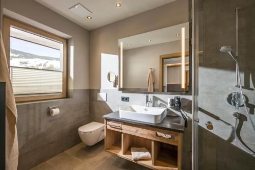 Un baño de Hotel Zentral ****superior