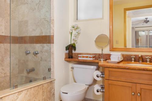 Ett badrum på Villa del Arco Beach Resort & Spa