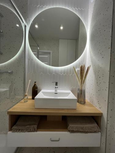 Bilik mandi di apartament Gaja