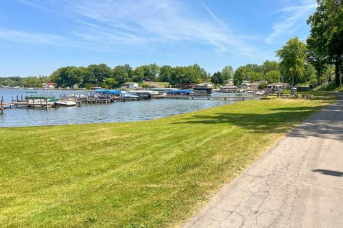 Gallery image of Home 1 Block to Lake with Private Beach Access! in Watervliet