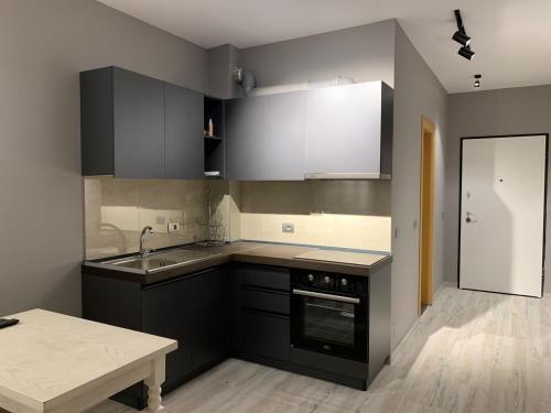 Kuhinja ili čajna kuhinja u objektu I&S Apartment 4