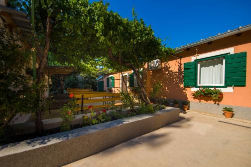 Apartments Odrina