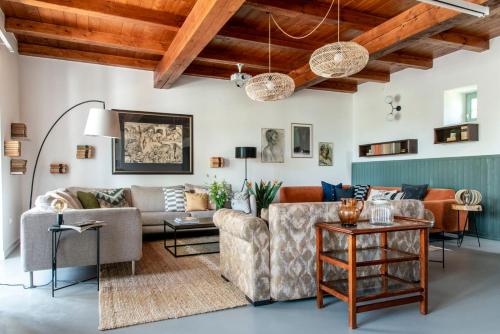 Posedenie v ubytovaní Berky Kúria - Stylish cottage in the Hills of Tolna for 16people