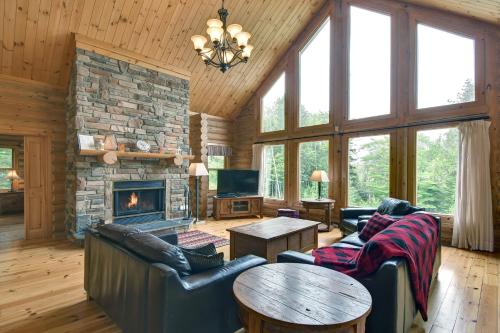 Perfect for family enjoy lake access and hot tub