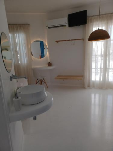 Ένα μπάνιο στο Helen Studios
