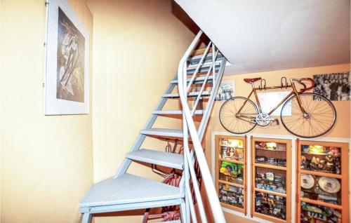 Nice Home In Carcassonne With Wifi