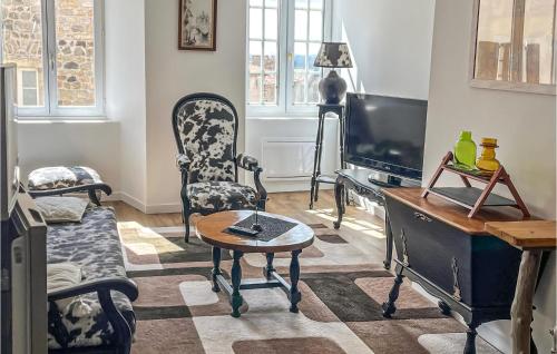 Photo de la galerie de l'établissement Nice Apartment In Pradelles With Wifi, à Pradelles