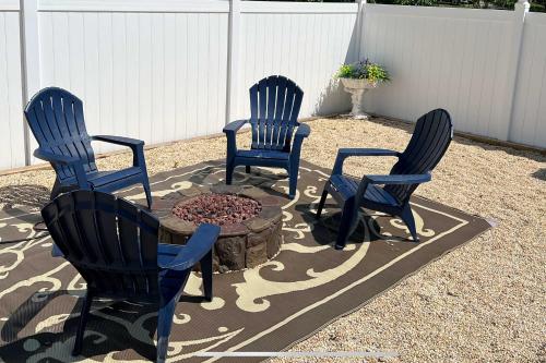 Riviera BeachにあるInviting Home with Inground Pool 3 Mi to Beachのギャラリーの写真