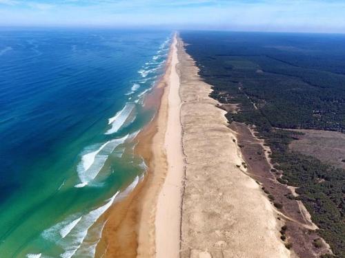 Photo de la galerie de l'établissement Bel Appartement Rénové Proche Centre et Plage à Vieux-Boucau - FR-1-239-826, à Vieux-Boucau-les-Bains