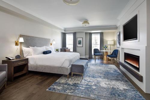 TV a/nebo společenská místnost v ubytování 124 on Queen Hotel & Spa