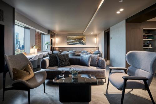 Pullman Melbourne On the Park Image