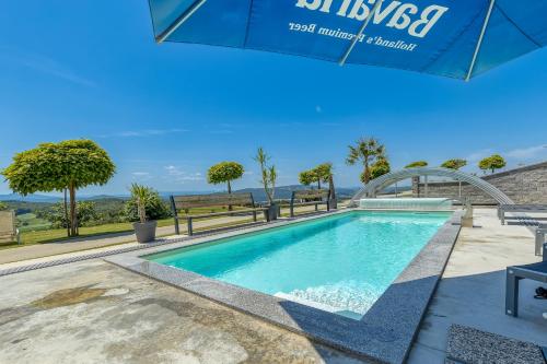 Galeriebild der Unterkunft Pool & Whirlpool Art Villas - Happy Rentals in Trebnje