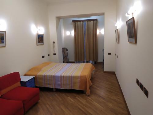 Ένα ή περισσότερα κρεβάτια σε δωμάτιο στο Republic square apartment