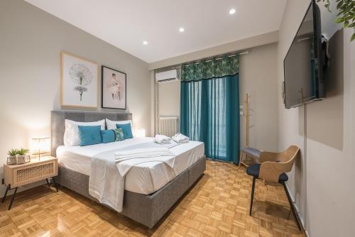 Cama ou camas em um quarto em Elegant Mavili Suite by CloudKeys