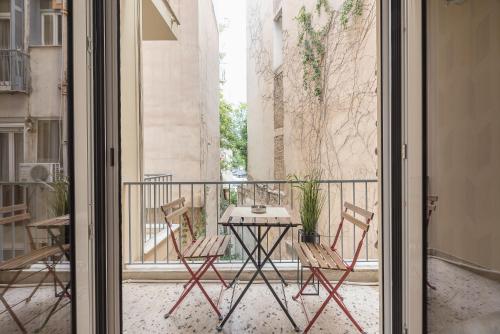 Elegant Mavili Suite by CloudKeys