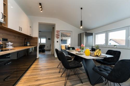 Relax 3BDR Apartment with terrace and BBQ
