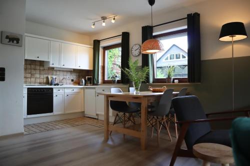 Dapur atau dapur kecil di Elpe Apartments Hochsauerland