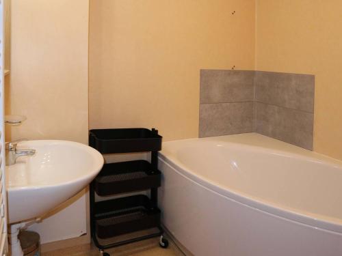 Vonios kambarys apgyvendinimo įstaigoje Appartement Les Orres, 2 pièces, 6 personnes - FR-1-322-278