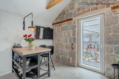 LCT City Design Apartment