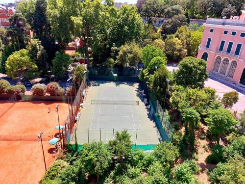 Tenis a/nebo squash v ubytování Genova Rooms Serra C nebo okolí