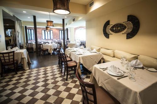 Hotel Royal Oasisにあるレストランまたは飲食店