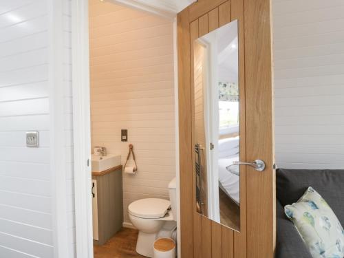 Kylpyhuone majoituspaikassa Laird Lodge 3
