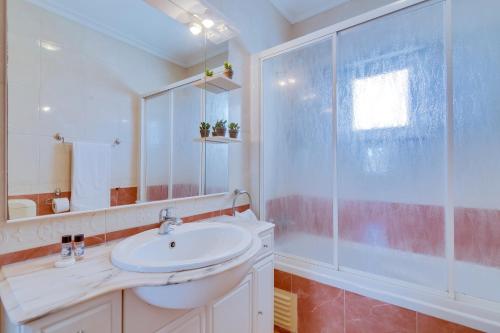 AL - Colina Beach Holidays