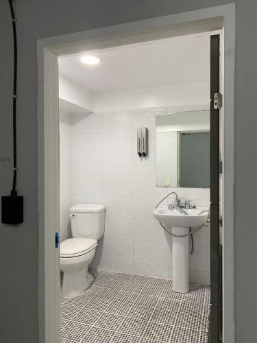 Un baño de Itaewon Inn