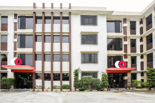 Gambar di galeri bagi RedDoorz at The KWE Hotel and Resort di Angeles