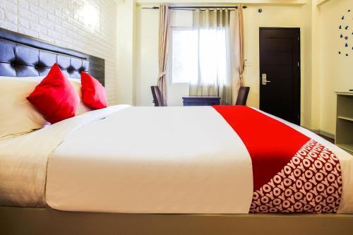 Gambar di galeri bagi RedDoorz at The KWE Hotel and Resort di Angeles