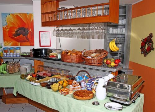 Jídlo v hotelu nebo okolí