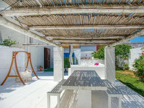 Ein Garten an der Unterkunft Ideal Rooms