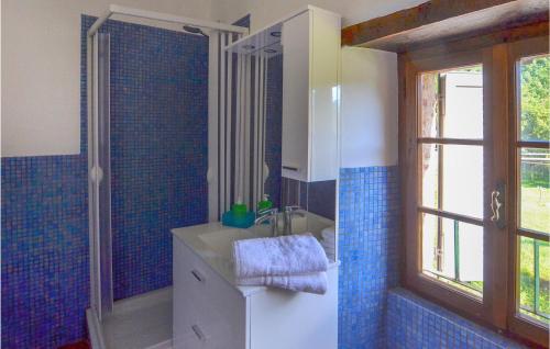 Photo de la galerie de l'établissement 3 Bedroom Amazing Home In Citt Di Castello pg, à Lugnano