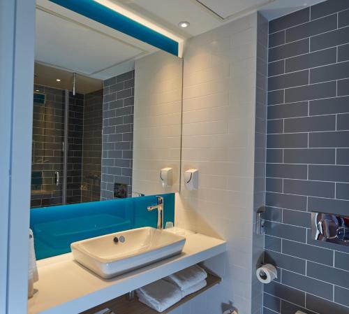 Et badeværelse på Holiday Inn Express Brussels-Grand-Place by IHG