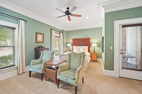 Χώρος καθιστικού στο The James Madison Inn