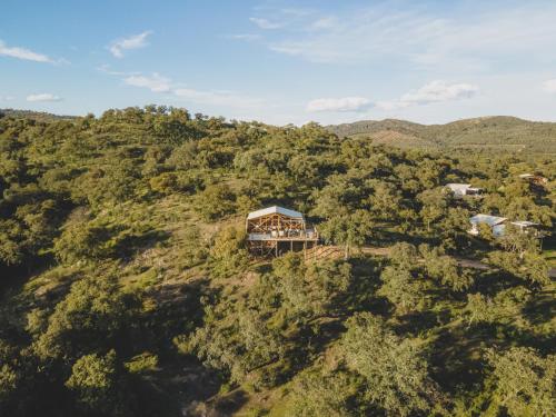 Φυσικό τοπίο κοντά σε αυτό το ξενοδοχείο με κάψουλες