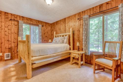 Posteľ alebo postele v izbe v ubytovaní Big Bear River Retreat