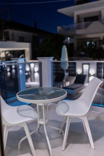 Gallery image of Ammos Luxury Apartments in Nea Vrasna
